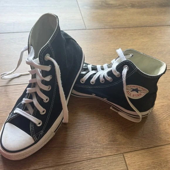 Converse women Black & White Chuck Taylor High Top Sneakers Size 7. - Picture 4 of 8